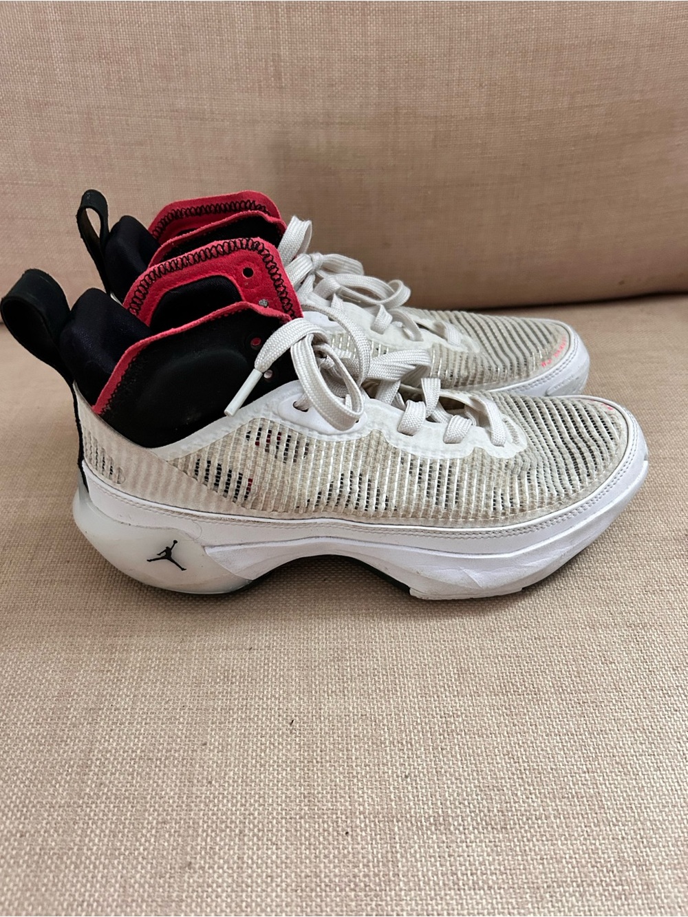Jordan Kids High-Top Sneakers in White, Black and Red Size 5